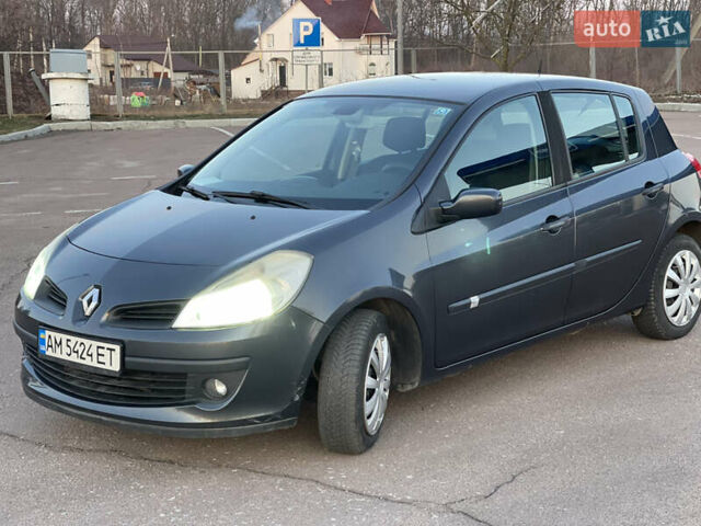 Серый Рено Клио, объемом двигателя 1.15 л и пробегом 201 тыс. км за 3899 $, фото 5 на Automoto.ua