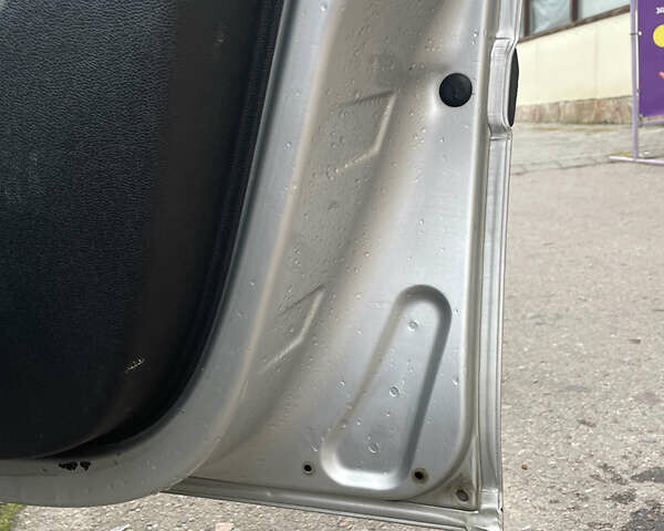 Сірий Рено Кліо, об'ємом двигуна 1.15 л та пробігом 31 тис. км за 3500 $, фото 9 на Automoto.ua