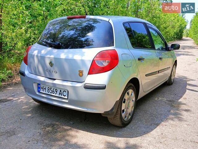 Сірий Рено Кліо, об'ємом двигуна 1.4 л та пробігом 250 тис. км за 3950 $, фото 7 на Automoto.ua