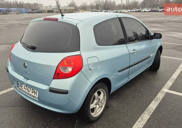 Сірий Рено Кліо, об'ємом двигуна 1.15 л та пробігом 166 тис. км за 3900 $, фото 4 на Automoto.ua
