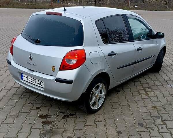 Сірий Рено Кліо, об'ємом двигуна 1.39 л та пробігом 265 тис. км за 3555 $, фото 4 на Automoto.ua