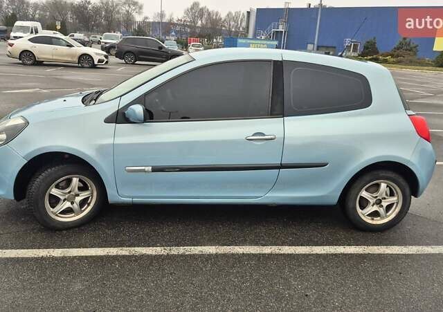 Сірий Рено Кліо, об'ємом двигуна 1.15 л та пробігом 166 тис. км за 3900 $, фото 2 на Automoto.ua