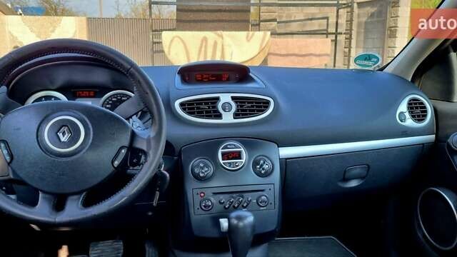 Сірий Рено Кліо, об'ємом двигуна 1.6 л та пробігом 178 тис. км за 6400 $, фото 12 на Automoto.ua
