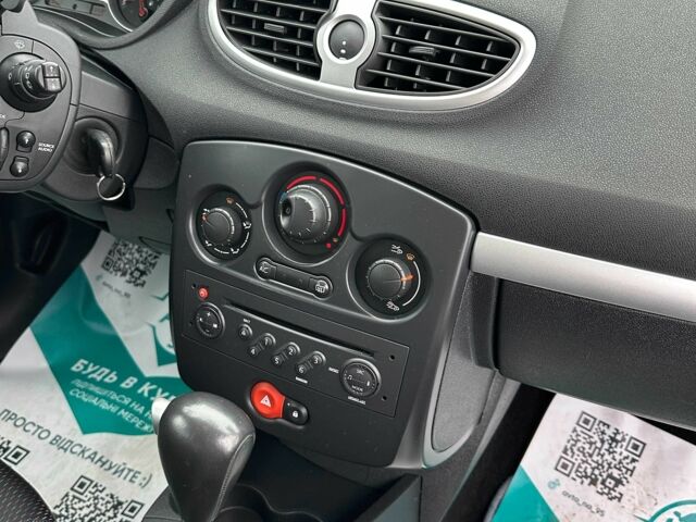Серый Рено Клио, объемом двигателя 1.6 л и пробегом 178 тыс. км за 6500 $, фото 8 на Automoto.ua
