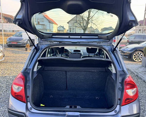 Серый Рено Клио, объемом двигателя 1.15 л и пробегом 130 тыс. км за 5100 $, фото 19 на Automoto.ua