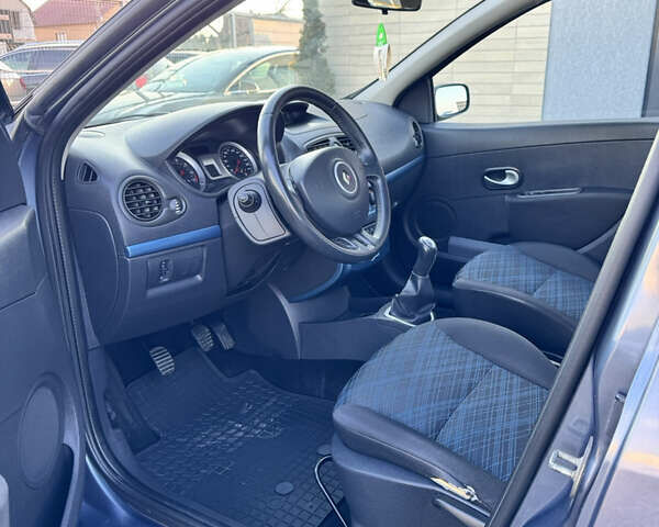 Серый Рено Клио, объемом двигателя 1.15 л и пробегом 130 тыс. км за 5100 $, фото 7 на Automoto.ua