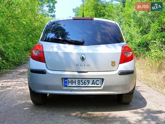 Сірий Рено Кліо, об'ємом двигуна 1.4 л та пробігом 250 тис. км за 3950 $, фото 9 на Automoto.ua