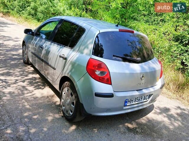 Сірий Рено Кліо, об'ємом двигуна 1.4 л та пробігом 250 тис. км за 3950 $, фото 8 на Automoto.ua