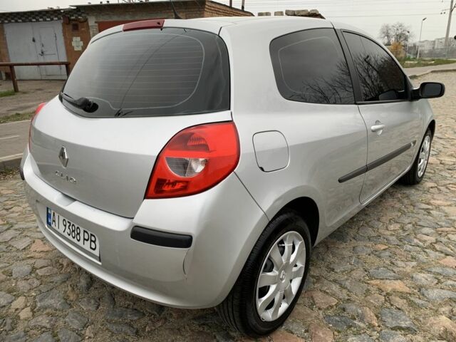 Сірий Рено Кліо, об'ємом двигуна 1.1 л та пробігом 300 тис. км за 3850 $, фото 6 на Automoto.ua