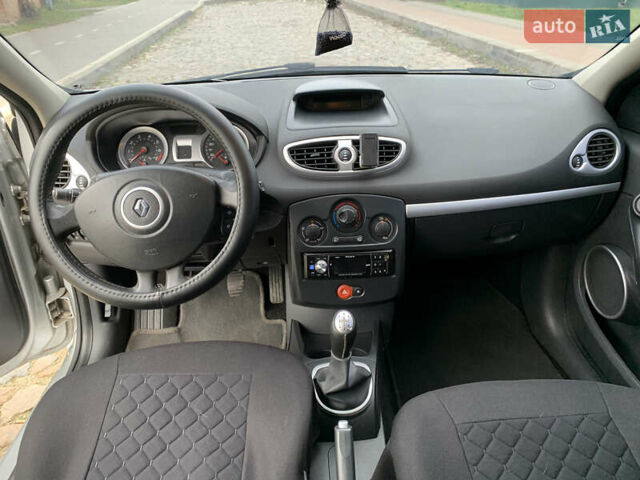 Сірий Рено Кліо, об'ємом двигуна 1.15 л та пробігом 300 тис. км за 3850 $, фото 20 на Automoto.ua