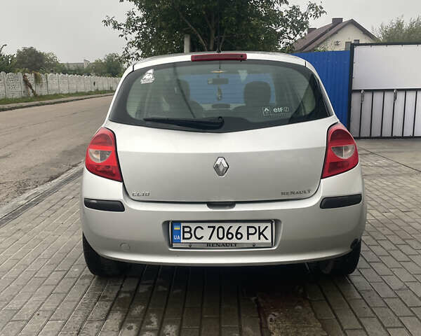Сірий Рено Кліо, об'ємом двигуна 1.15 л та пробігом 31 тис. км за 3500 $, фото 7 на Automoto.ua