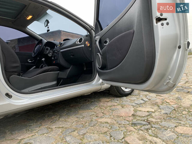 Сірий Рено Кліо, об'ємом двигуна 1.15 л та пробігом 300 тис. км за 3850 $, фото 17 на Automoto.ua