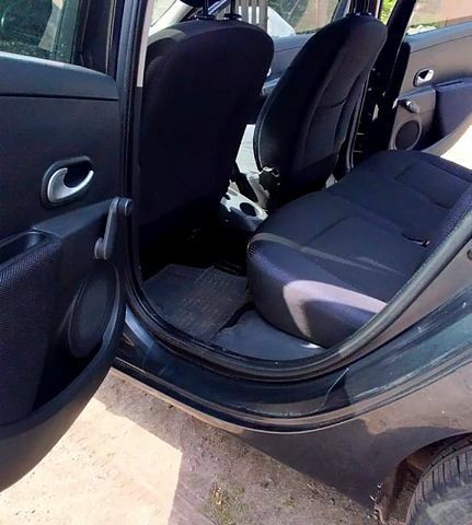 Серый Рено Клио, объемом двигателя 1.5 л и пробегом 168 тыс. км за 4200 $, фото 5 на Automoto.ua