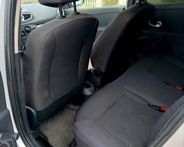 Сірий Рено Кліо, об'ємом двигуна 1.39 л та пробігом 265 тис. км за 3555 $, фото 7 на Automoto.ua