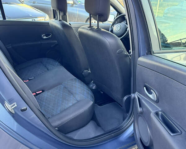 Серый Рено Клио, объемом двигателя 1.15 л и пробегом 130 тыс. км за 5100 $, фото 18 на Automoto.ua