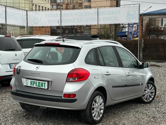 Серый Рено Клио, объемом двигателя 1.6 л и пробегом 178 тыс. км за 6500 $, фото 4 на Automoto.ua