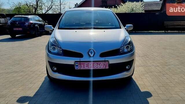 Сірий Рено Кліо, об'ємом двигуна 1.6 л та пробігом 178 тис. км за 6400 $, фото 7 на Automoto.ua