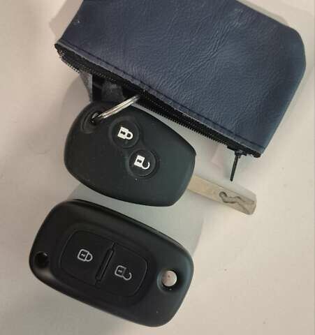 Сірий Рено Кліо, об'ємом двигуна 1.15 л та пробігом 166 тис. км за 3900 $, фото 17 на Automoto.ua