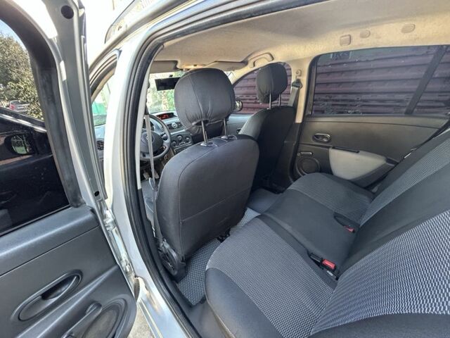 Сірий Рено Кліо, об'ємом двигуна 1.5 л та пробігом 322 тис. км за 5500 $, фото 9 на Automoto.ua