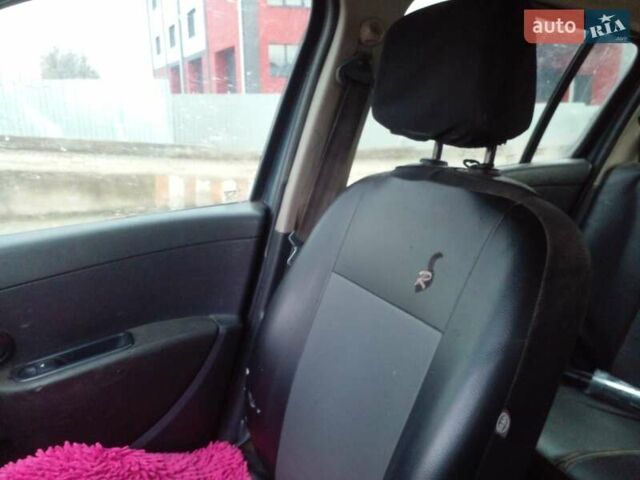 Серый Рено Клио, объемом двигателя 1.1 л и пробегом 370 тыс. км за 3500 $, фото 4 на Automoto.ua