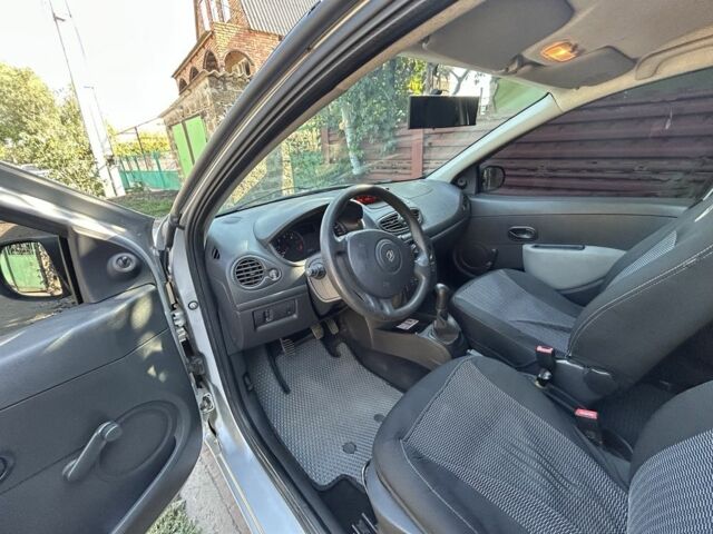 Сірий Рено Кліо, об'ємом двигуна 1.5 л та пробігом 322 тис. км за 5500 $, фото 8 на Automoto.ua