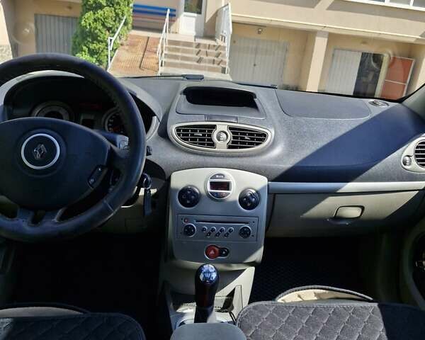 Сірий Рено Кліо, об'ємом двигуна 1.2 л та пробігом 175 тис. км за 5500 $, фото 20 на Automoto.ua