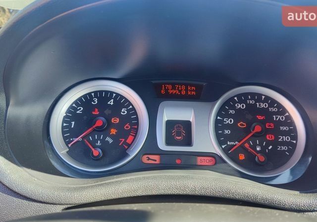 Сірий Рено Кліо, об'ємом двигуна 1.15 л та пробігом 179 тис. км за 4800 $, фото 12 на Automoto.ua