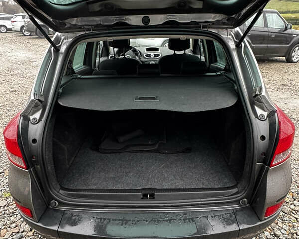 Серый Рено Клио, объемом двигателя 1.46 л и пробегом 249 тыс. км за 5900 $, фото 9 на Automoto.ua