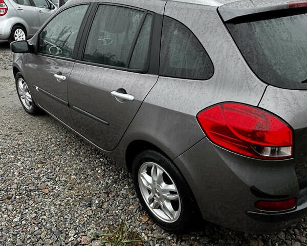 Серый Рено Клио, объемом двигателя 1.46 л и пробегом 249 тыс. км за 5900 $, фото 6 на Automoto.ua