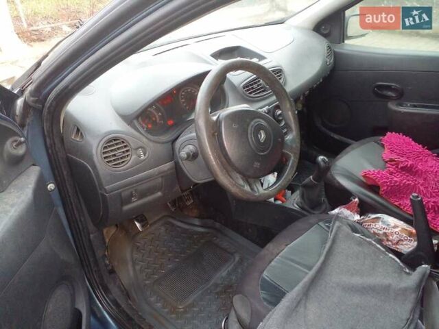 Серый Рено Клио, объемом двигателя 1.1 л и пробегом 370 тыс. км за 3500 $, фото 1 на Automoto.ua