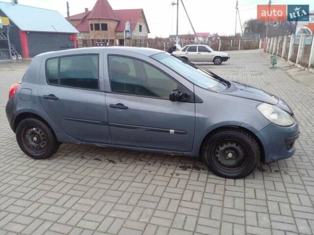 Серый Рено Клио, объемом двигателя 1.1 л и пробегом 370 тыс. км за 3500 $, фото 6 на Automoto.ua