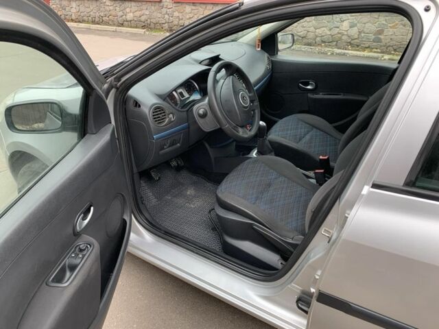 Серый Рено Клио, объемом двигателя 1.1 л и пробегом 180 тыс. км за 4900 $, фото 5 на Automoto.ua