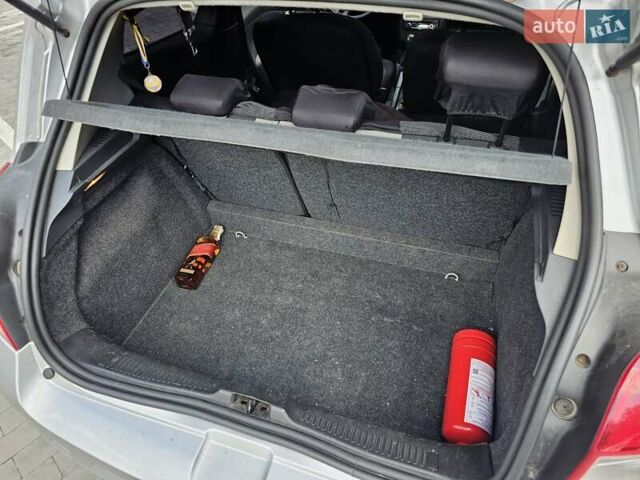 Сірий Рено Кліо, об'ємом двигуна 1.2 л та пробігом 193 тис. км за 5000 $, фото 7 на Automoto.ua