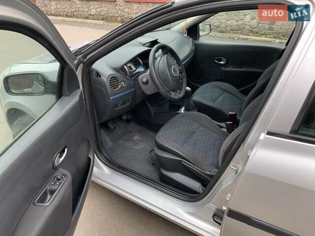 Серый Рено Клио, объемом двигателя 1.1 л и пробегом 180 тыс. км за 4900 $, фото 4 на Automoto.ua