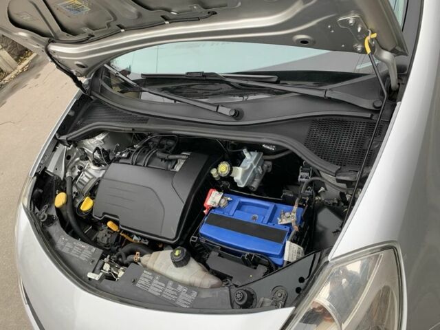 Серый Рено Клио, объемом двигателя 1.1 л и пробегом 180 тыс. км за 4900 $, фото 9 на Automoto.ua