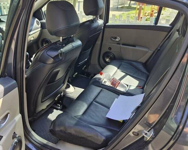Сірий Рено Кліо, об'ємом двигуна 1.2 л та пробігом 175 тис. км за 5500 $, фото 8 на Automoto.ua
