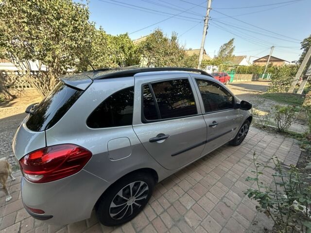 Сірий Рено Кліо, об'ємом двигуна 1.5 л та пробігом 322 тис. км за 5500 $, фото 2 на Automoto.ua