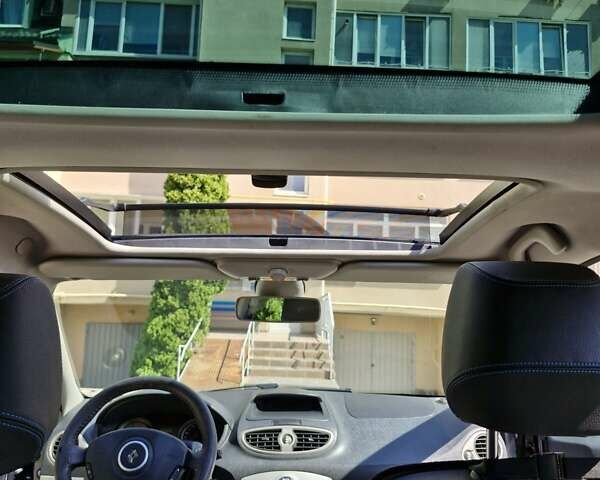 Сірий Рено Кліо, об'ємом двигуна 1.2 л та пробігом 175 тис. км за 5500 $, фото 15 на Automoto.ua