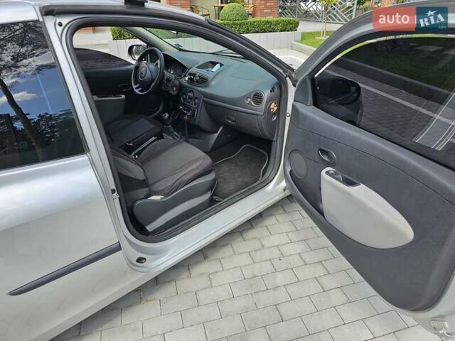 Сірий Рено Кліо, об'ємом двигуна 1.2 л та пробігом 193 тис. км за 5000 $, фото 10 на Automoto.ua