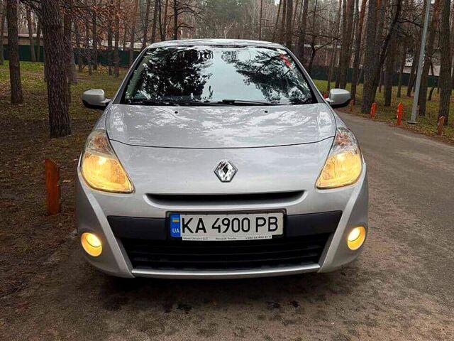Серый Рено Клио, объемом двигателя 1.5 л и пробегом 284 тыс. км за 5000 $, фото 1 на Automoto.ua
