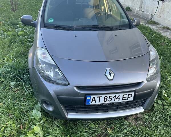 Серый Рено Клио, объемом двигателя 1.1 л и пробегом 198 тыс. км за 4300 $, фото 3 на Automoto.ua