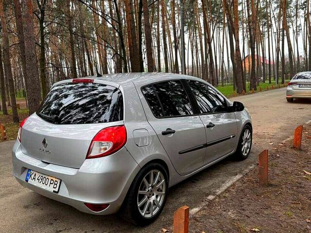 Серый Рено Клио, объемом двигателя 1.5 л и пробегом 284 тыс. км за 5000 $, фото 5 на Automoto.ua