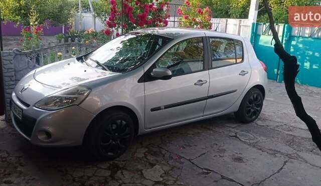 Сірий Рено Кліо, об'ємом двигуна 1.46 л та пробігом 290 тис. км за 4300 $, фото 1 на Automoto.ua