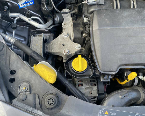 Серый Рено Клио, объемом двигателя 1.15 л и пробегом 207 тыс. км за 4600 $, фото 11 на Automoto.ua