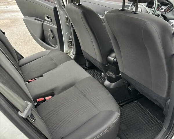 Сірий Рено Кліо, об'ємом двигуна 1.46 л та пробігом 214 тис. км за 4850 $, фото 9 на Automoto.ua
