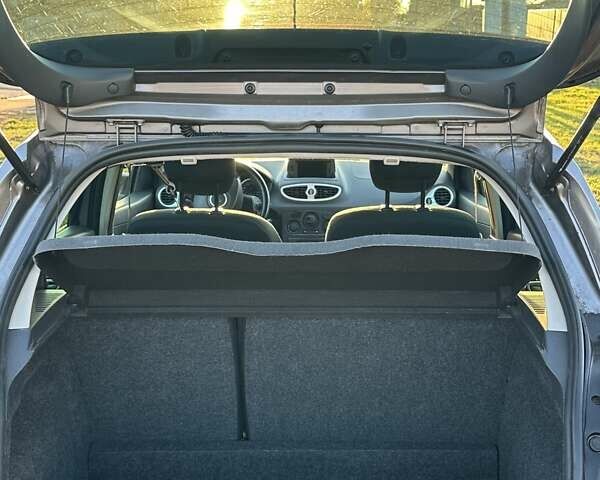 Сірий Рено Кліо, об'ємом двигуна 1.46 л та пробігом 265 тис. км за 5600 $, фото 14 на Automoto.ua