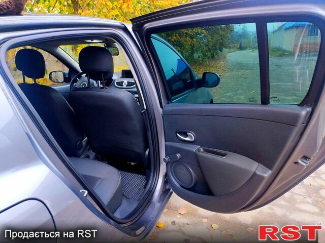 Серый Рено Клио, объемом двигателя 1.5 л и пробегом 279 тыс. км за 5200 $, фото 5 на Automoto.ua