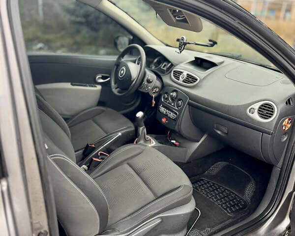 Сірий Рено Кліо, об'ємом двигуна 1.46 л та пробігом 237 тис. км за 4999 $, фото 14 на Automoto.ua