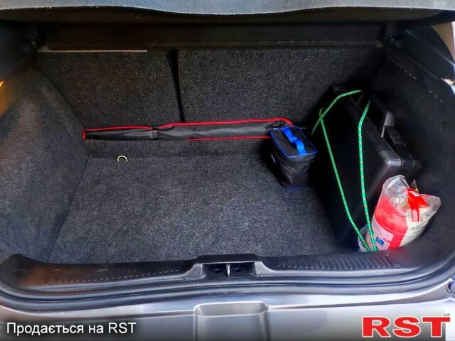 Серый Рено Клио, объемом двигателя 1.5 л и пробегом 279 тыс. км за 5200 $, фото 12 на Automoto.ua