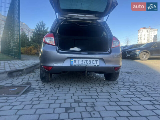 Серый Рено Клио, объемом двигателя 1.46 л и пробегом 279 тыс. км за 4750 $, фото 7 на Automoto.ua